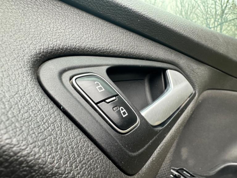 2016 Ford Focus 1.5 TDCi Zetec Euro 6 (s/s) 5dr HATCHBACK Diesel Manual