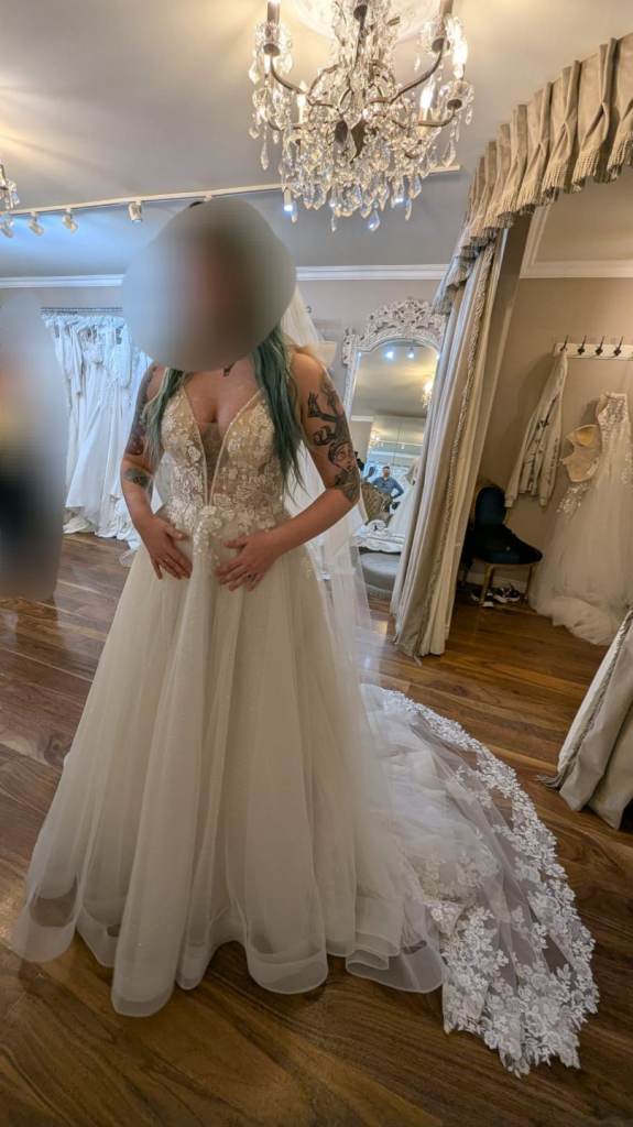 Abella E101 wedding dress