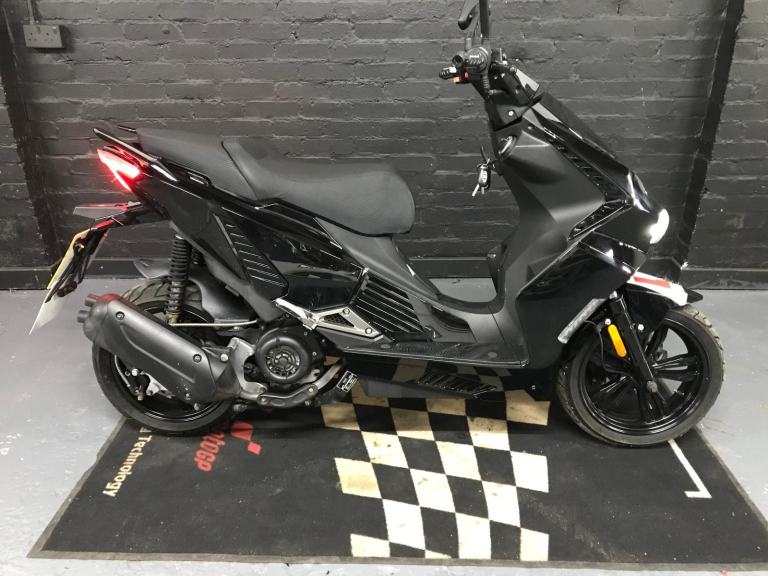 Leeway FAST 125cc Scooter