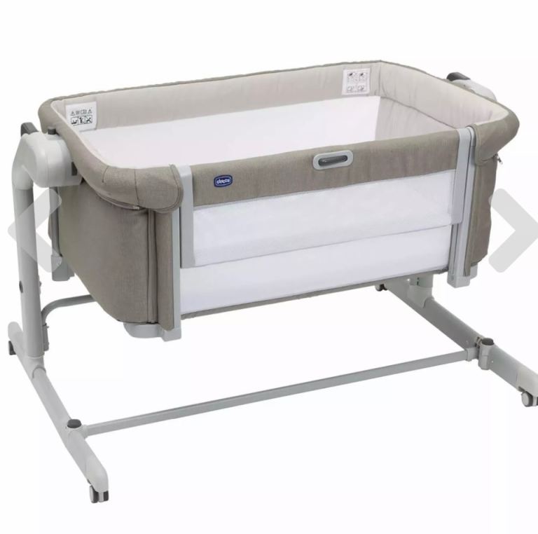 FREE Chicco Next2Me Cot / Moses basket. Perfect for night feeds post C-Section./ gr