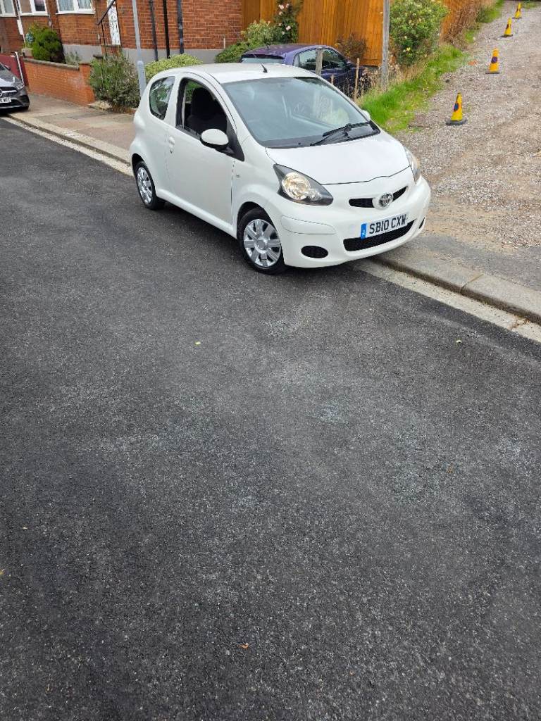 Toyota, AYGO, Hatchback, 2010, Manual, 998 (cc), 3 doors