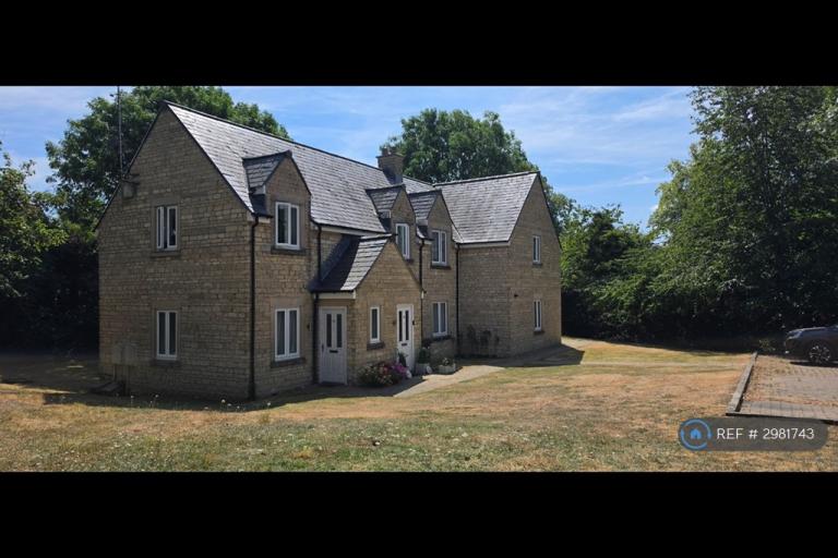 1 bedroom flat in Woodcutters Mews, Swindon, SN25 (1 bed) (#2981743)