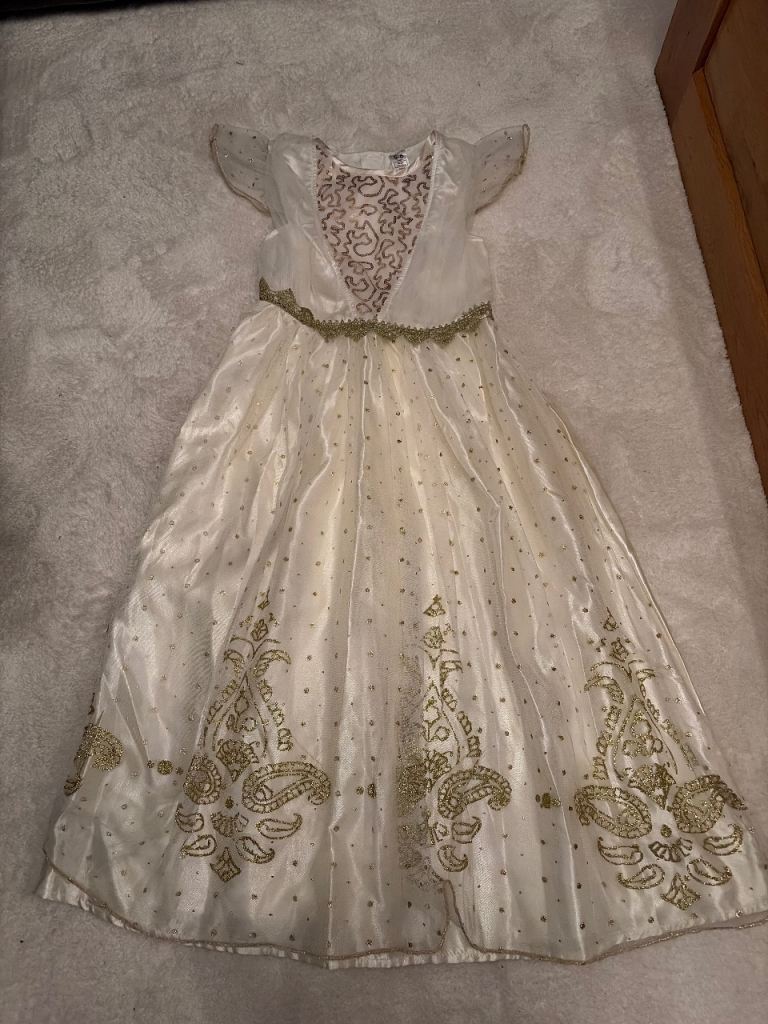 Angel costume age 5-6