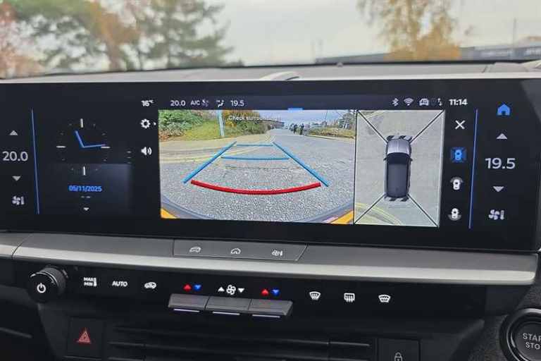 2025 Vauxhall Grandland 1.2 Hybrid [136] Ultimate 5dr e-DCT6 [Pan Roof] HATCHBACK PETROL Automatic