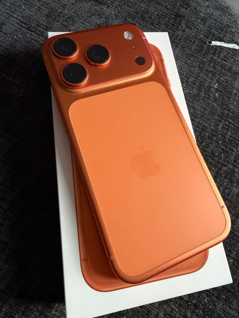 iPhone 17 pro orange 256GB