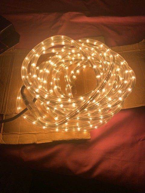 ROPELIGHT 10 metre LENGTH - WHITE FLASHING EFFECT - ONLY £10