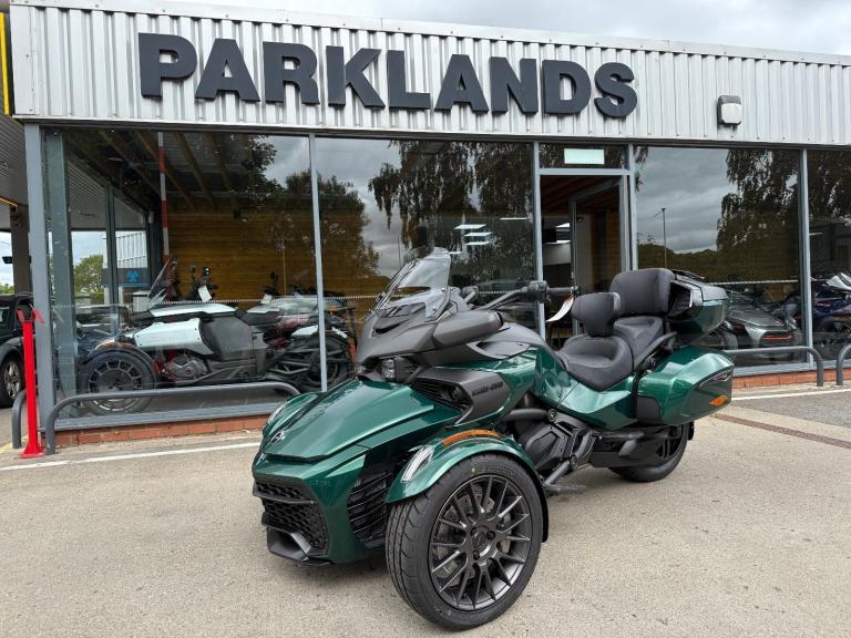 2025 Can-Am Spyder F3 Limited 1330cc 6 speed semiauto trike British Racing Green