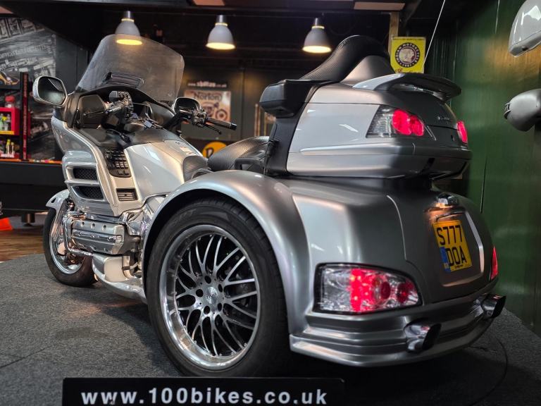 2009 HONDA GL1800 GOLDWING DELUXE EML MARTINIQUE TRIKE WITH 27,000 MILE'S 