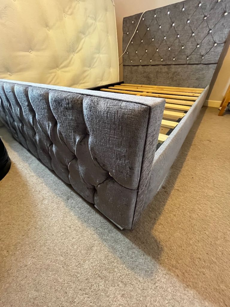 Double Bed Frame with Tufted Headboard.– Grey Fabric FREE AND TO COLLECT ONLY.