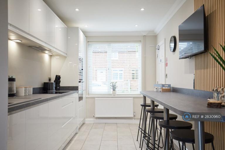 5 bedroom house in Barnesdale Road, Norwich, NR4 (5 bed) (#2830960)