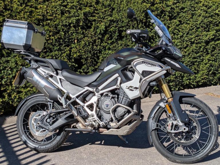 TIGER 1200 RALLY PRO - 2022 71 - LOW MILES - EXPEDITION TOP BOX