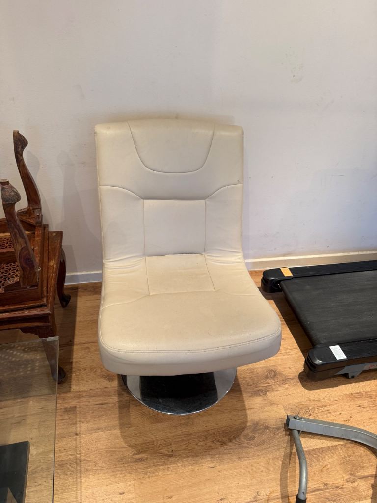 Cream Swivel Chair – perfectly functional