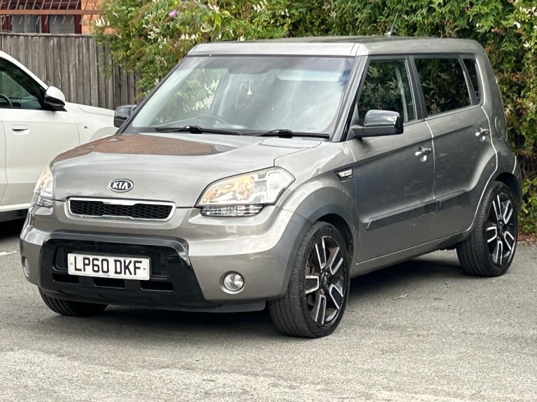 Automatic Kia,SOUL, Hatchback, 2011, Other, 1582 (cc), 5 doors