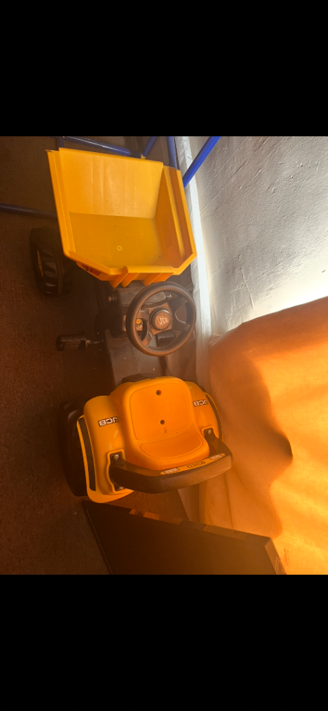  Like New jcb kids tractor