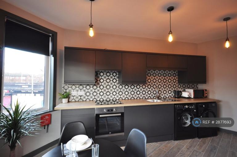 5 bedroom house in Highfield Road, Leeds, LS13 (5 bed) (#2877693)