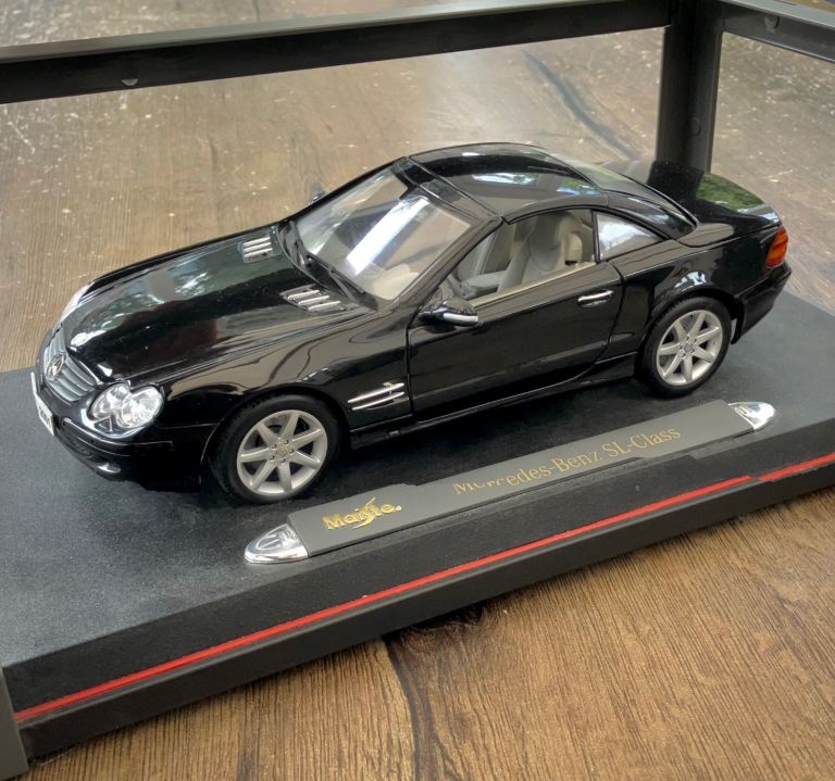 Maisto Mercedes-Benz SL-Class Diecast Model Car 1/18 Rare