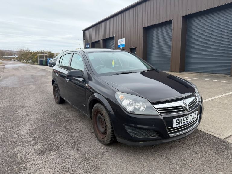 2010 Vauxhall Astra Automatic Only 48k spares and repairs 