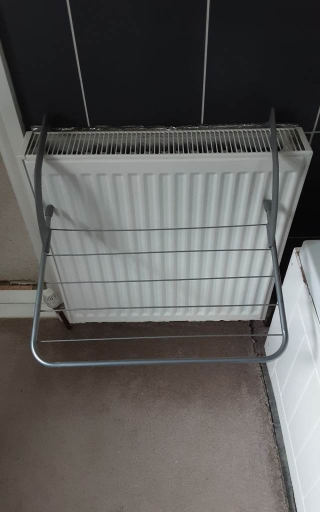 Radiator laundry airer 