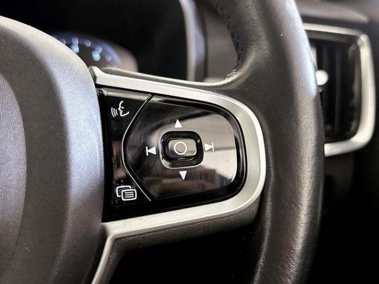 2020 Volvo V90 2.0 B4 MHEV Momentum Auto Euro 6 (s/s) 5dr Automatic Estate Hybrid Automatic