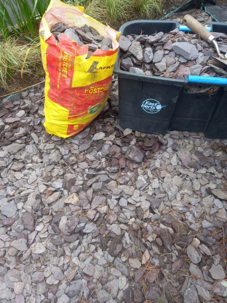 Purple slate chips