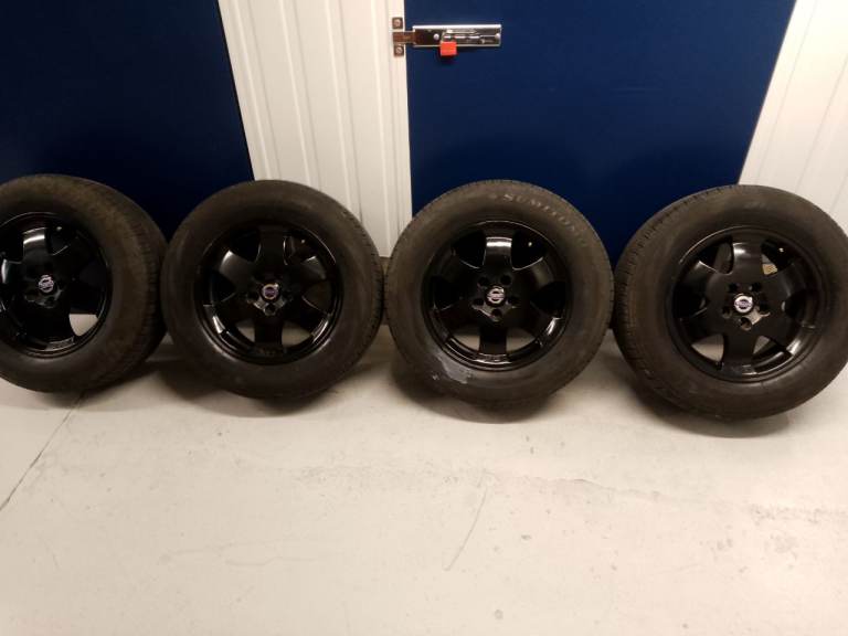 4 16 inch V70 XC Alloy wheels.