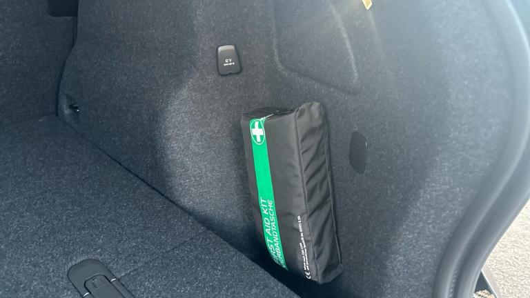  Volvo XC40 2.0 B4 MHEV Ultra Bright DCT Auto Euro 6 (s/s) 5dr Petrol/Electric Hybrid Automatic