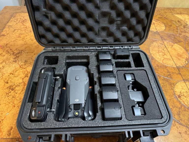 DJI Magic 3 T Thermal Drone with Spot Light 5 Batteries and Case Great Condition
