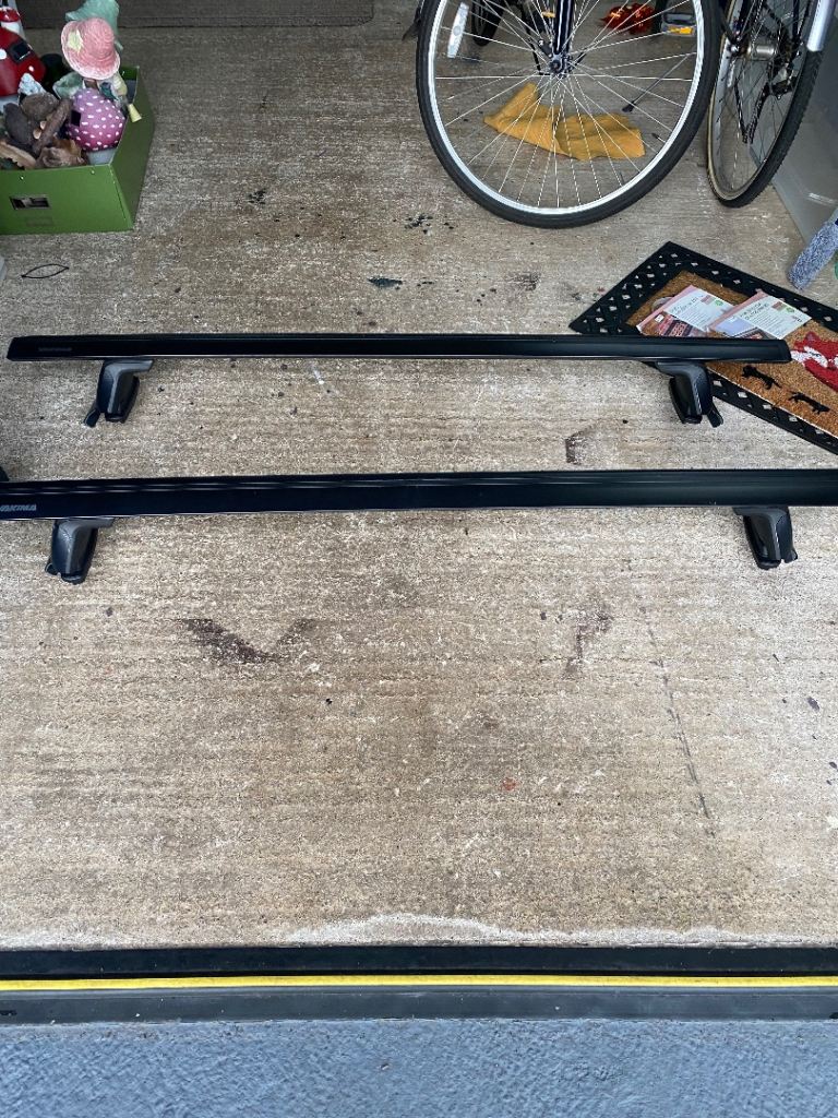 Car roof bars