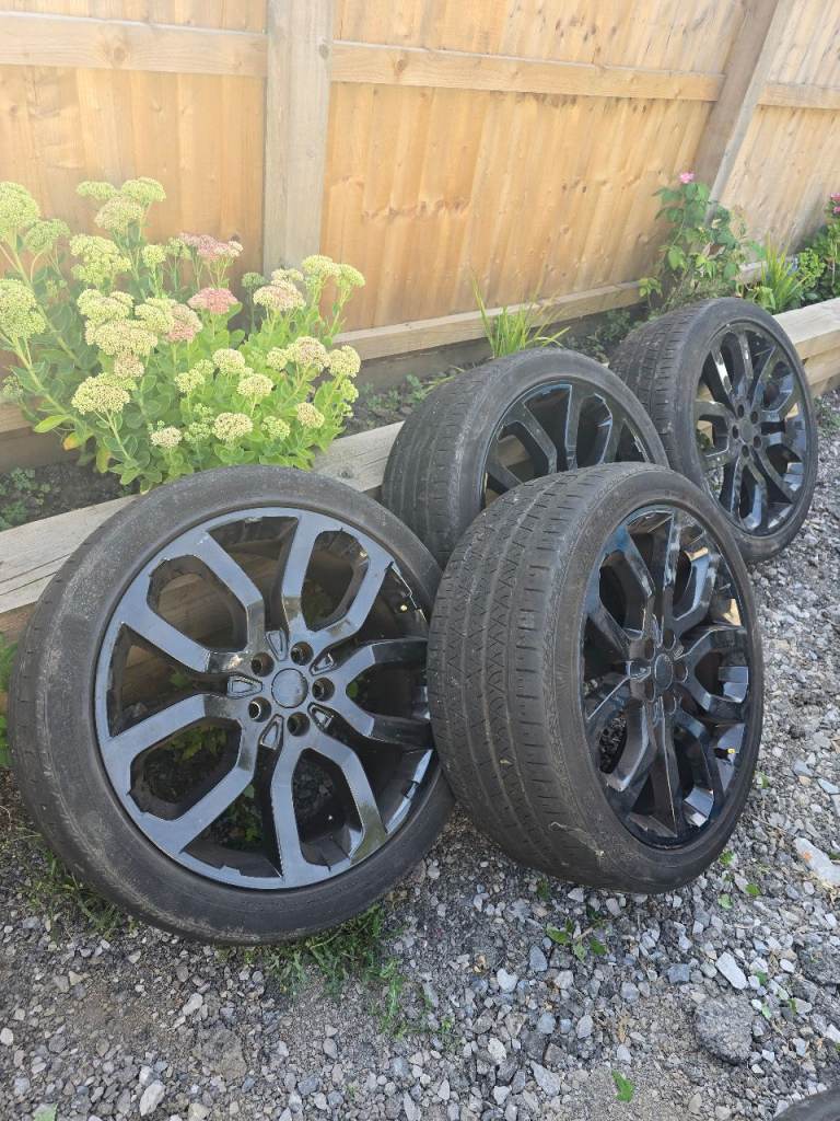 Landrover/Rangerover alloy wheels 22in
