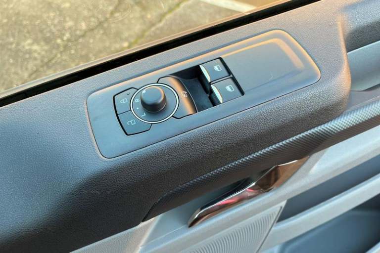 2025 Ford Transit Custom 320 Limited AUTO L2 LWB Double Cab In Van FWD 2.5 PHEV 232ps Low Roof Au...