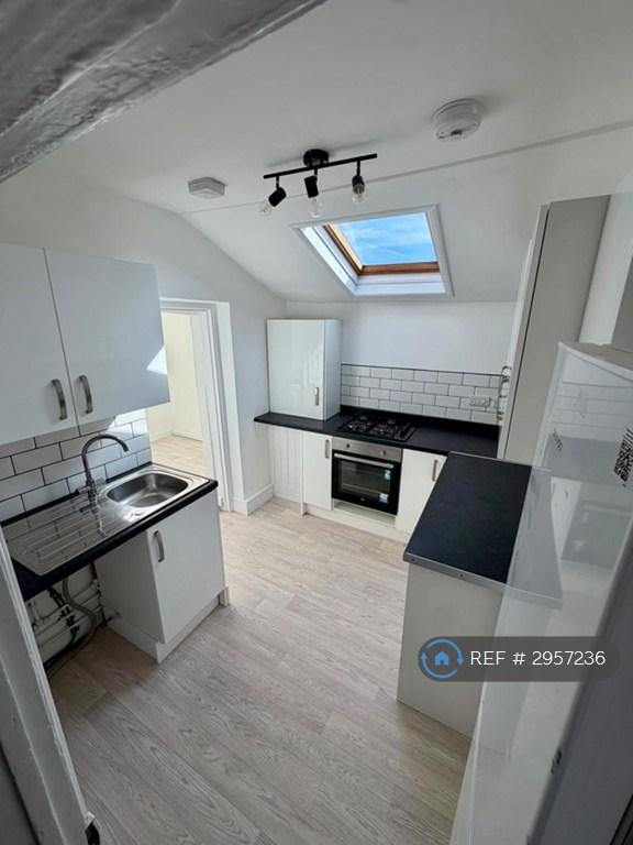 2 bedroom house in Soundwell Road, Bristol, BS16 (2 bed) (#2957236)