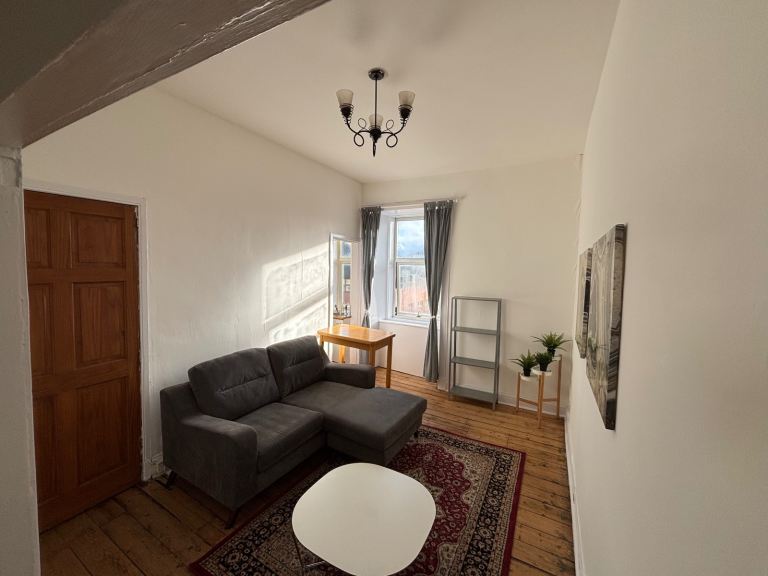 Furnished 1 Bedroom Flat -  Available Now 