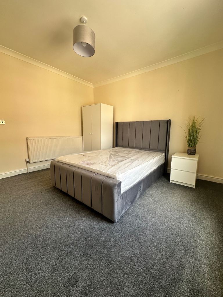Luxury Large Double Room to rent in Worksop S80