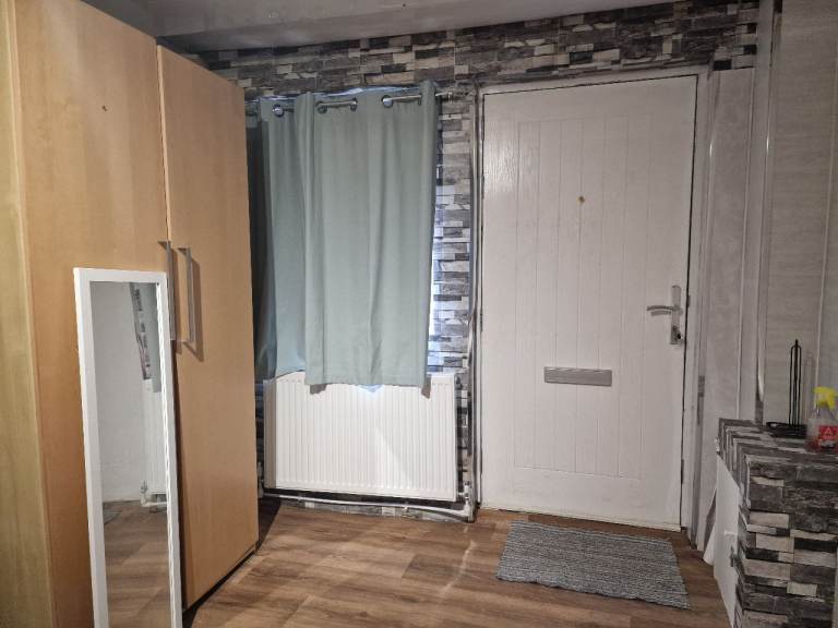 Ensuite Room