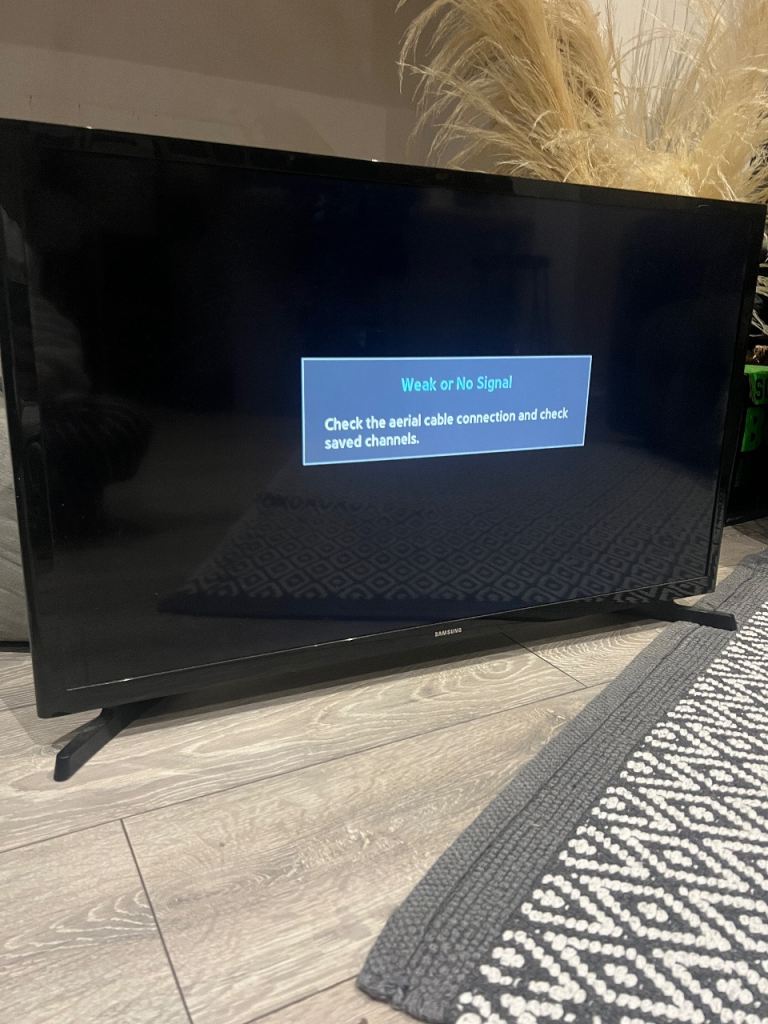 Samsung HG32ED450SW 32‑inch LED TV