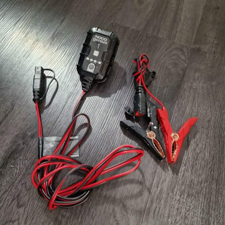 Noco Genius 1 : 6V 12V Smart Battery Charger / Trickle Charger / Maintainer