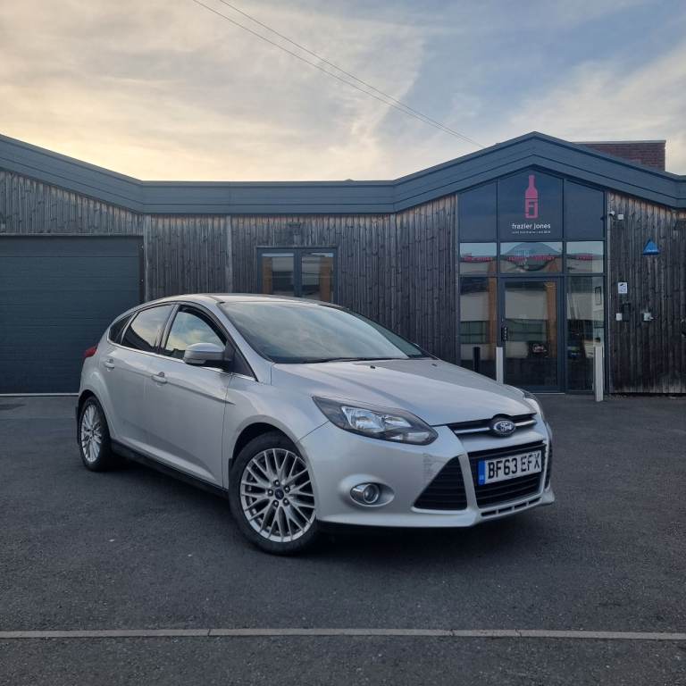 Ford Focus- 2013 - 16d Full Ford Dervice History 
