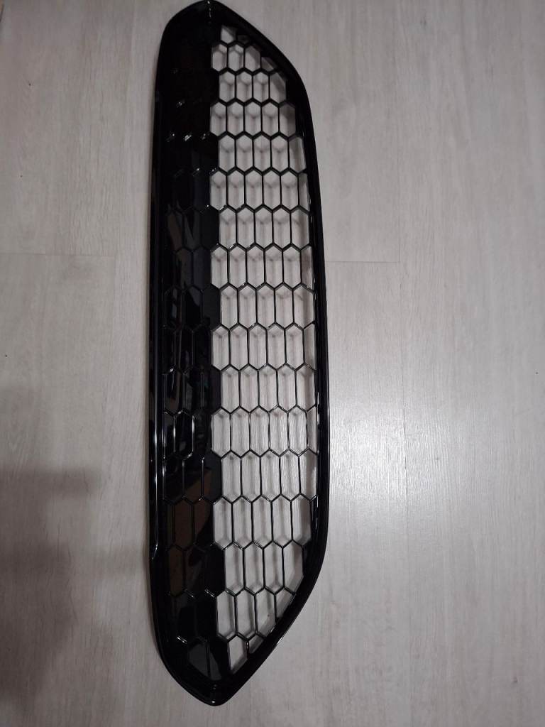 Grille for fiesta bumoer