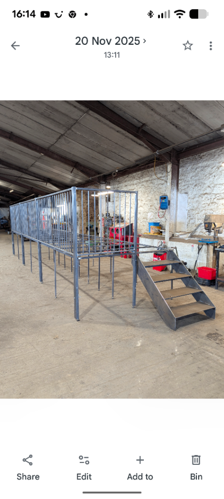 Static caravan veranda/decking 