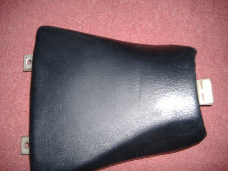 KAWASAKI ZXR 750 H1 H2 RIDERS SEAT VGC