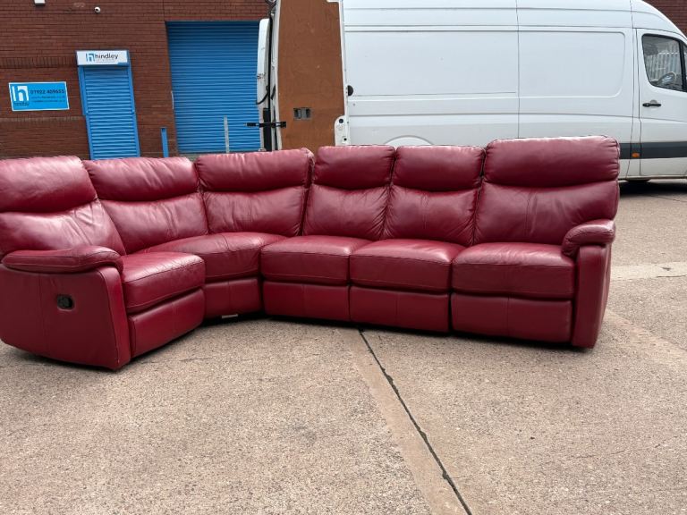 Dfs 6 Seaters Genuine leather Red corner Recliner sofa in Excellent Condition - Free Delivery