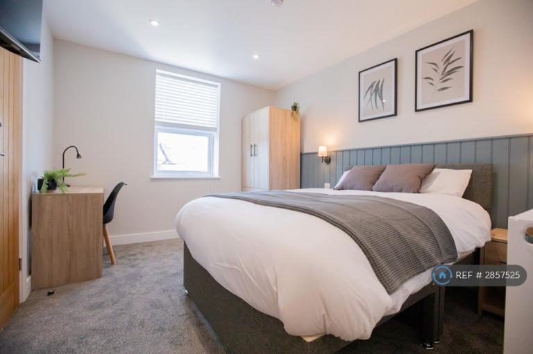 1 bedroom in Gladys Avenue, Portsmouth, PO2 (#2857525)