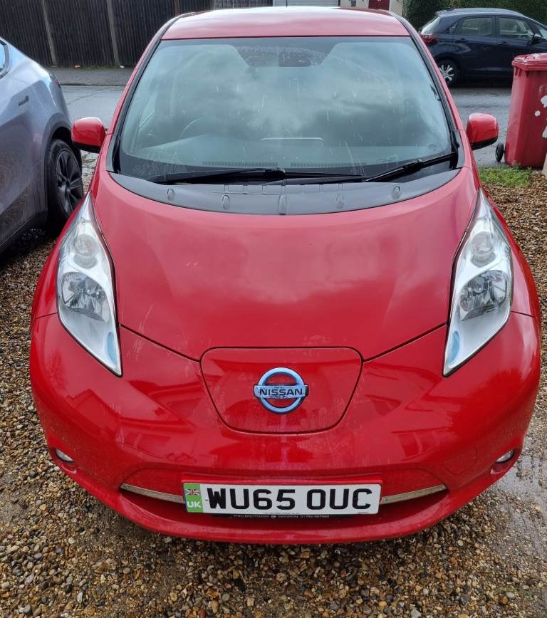 Must go- Fully Electric Nissan LEAF 2015 Red