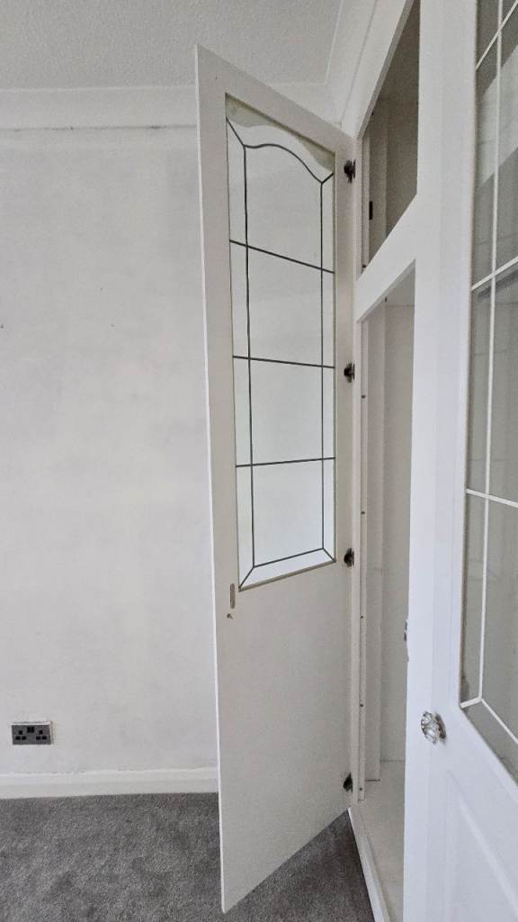 Waderobe doors half glassed