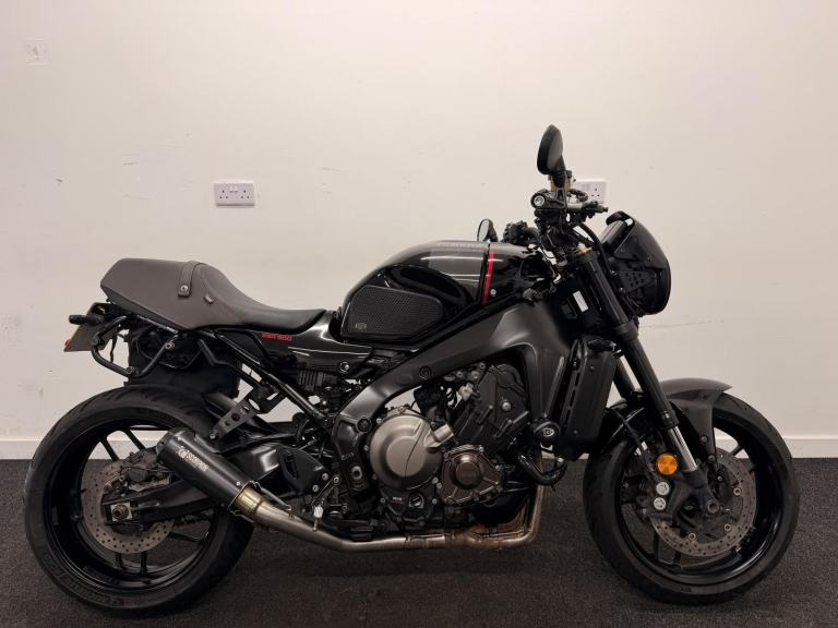 YAMAHA XSR900 ** SCORPION EXHAUST - QUICKSHIFT - WARRANTY **