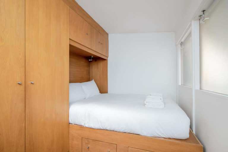 Double room in stylish flat in Fitzrovia