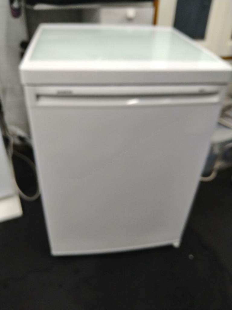 SOLD-Siemens Under-counter Freezer  £50
