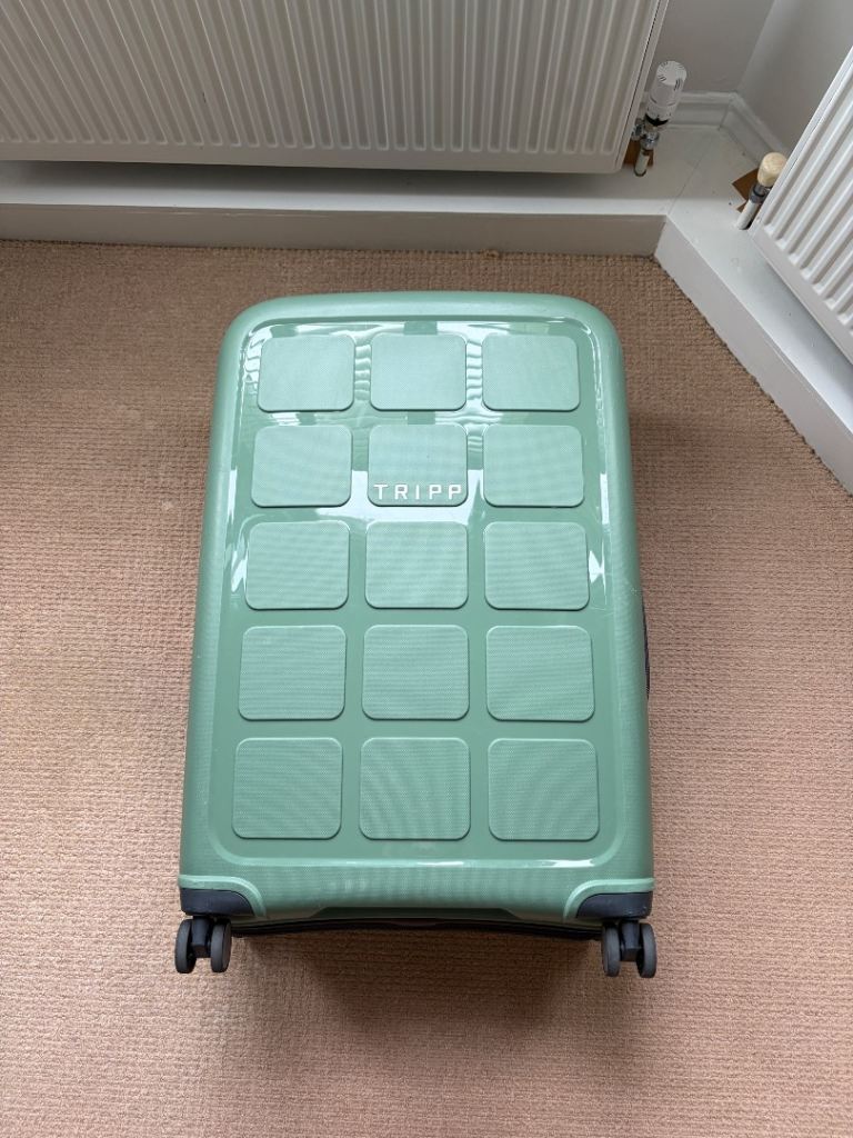Tripp Holiday 8 Moss Large Suitcase