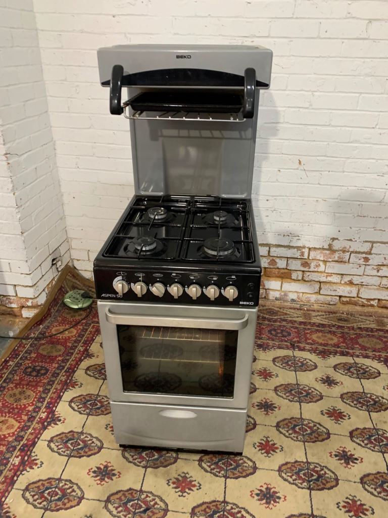 Beko Freestanding Gas Cooker with Oven and Grill – Good Condition