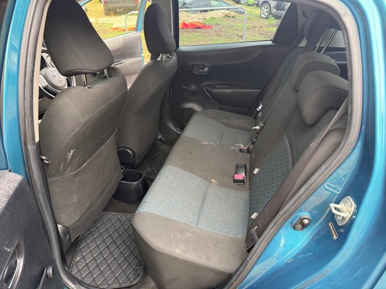 2012 Toyota Yaris 1.33 VVT-i TR 5dr HATCHBACK Petrol Manual